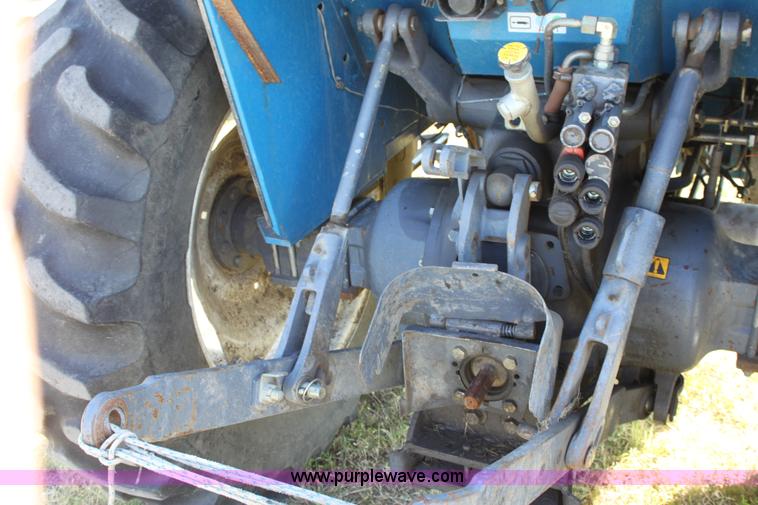 image for item D5297 1990 Ford 6640 tractor