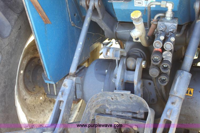 image for item D5297 1990 Ford 6640 tractor