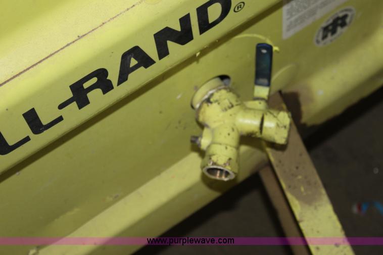 image for item D5302 1993 Ingersoll Rand Prestige Series air compressor