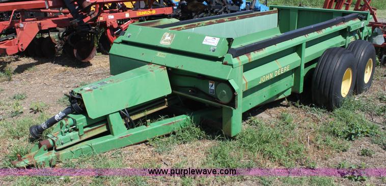 image for item D5304 John Deere 785 manure spreader