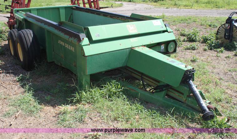 image for item D5304 John Deere 785 manure spreader