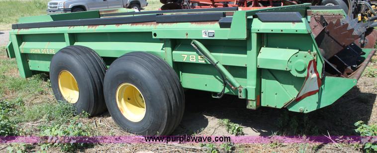 image for item D5304 John Deere 785 manure spreader