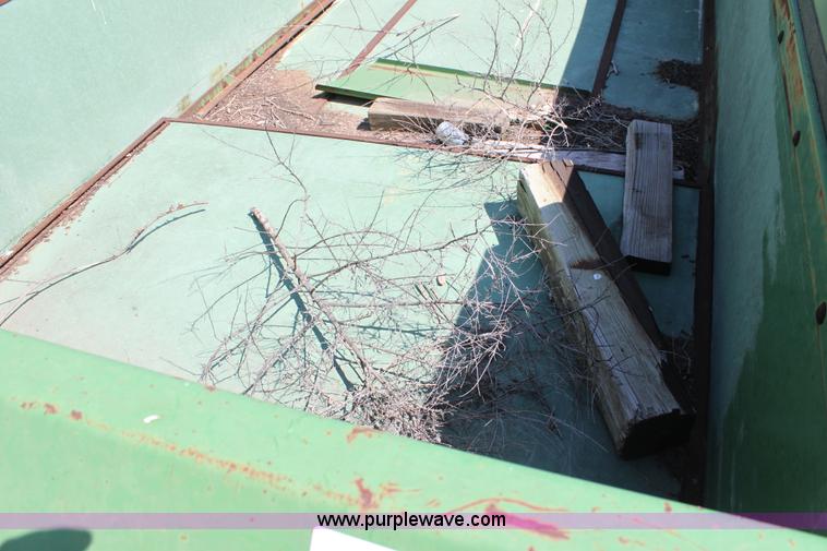 image for item D5304 John Deere 785 manure spreader