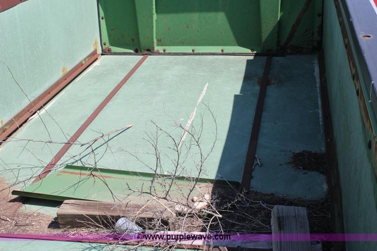 image for item D5304 John Deere 785 manure spreader