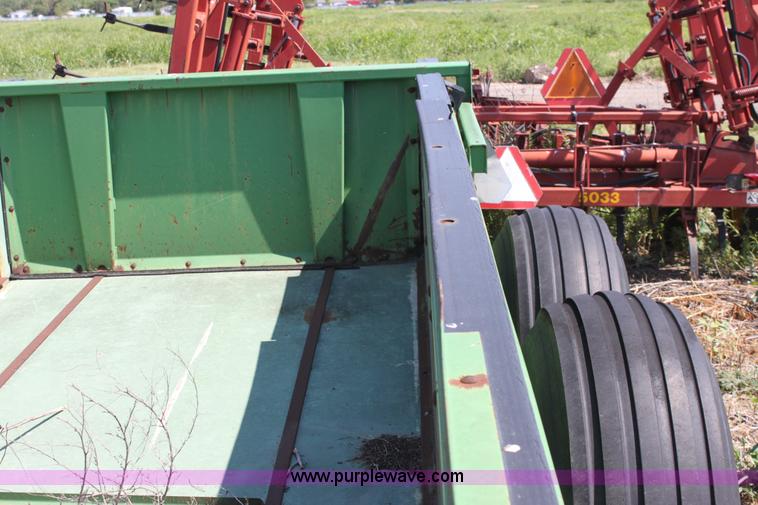 image for item D5304 John Deere 785 manure spreader