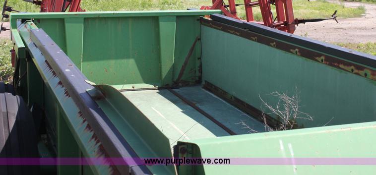 image for item D5304 John Deere 785 manure spreader