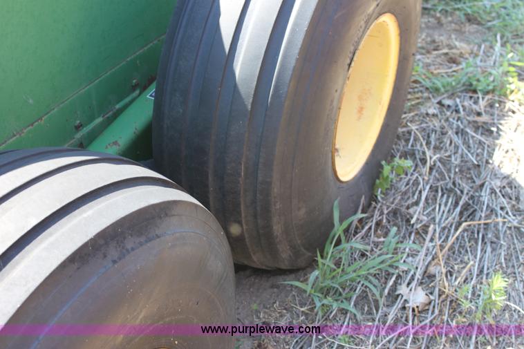 image for item D5304 John Deere 785 manure spreader