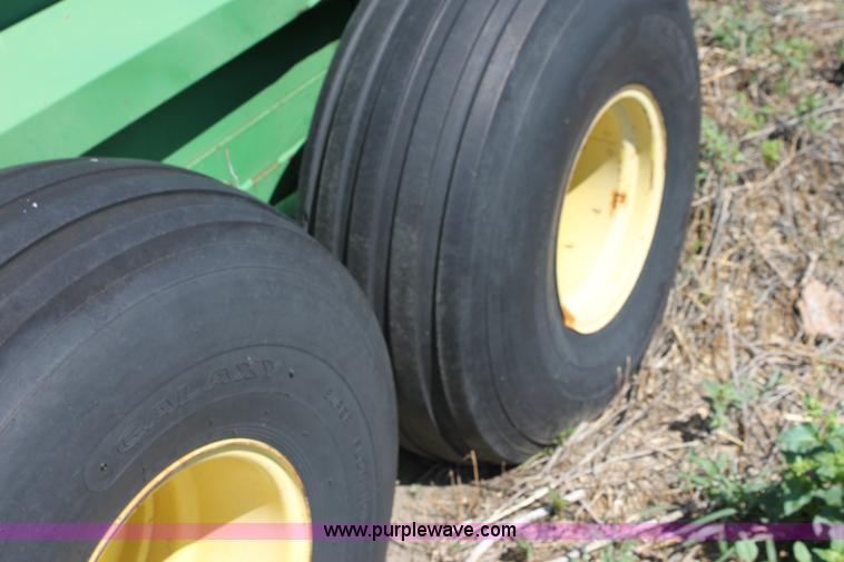 image for item D5304 John Deere 785 manure spreader