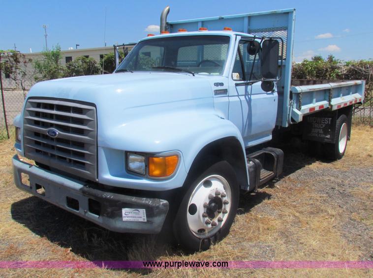 image for item D5312 1997 Ford F800 dump truck