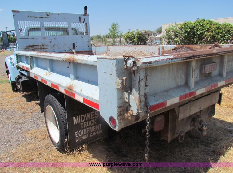 image for item D5312 1997 Ford F800 dump truck