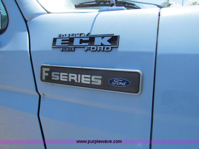 image for item D5312 1997 Ford F800 dump truck