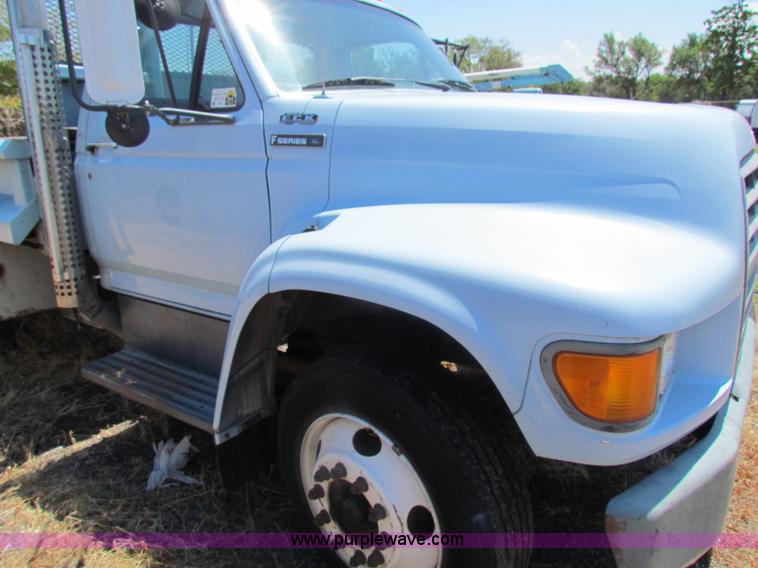 image for item D5312 1997 Ford F800 dump truck