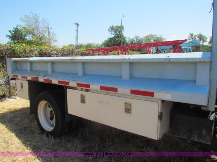 image for item D5312 1997 Ford F800 dump truck