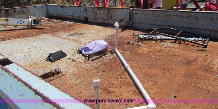 image for item D5312 1997 Ford F800 dump truck