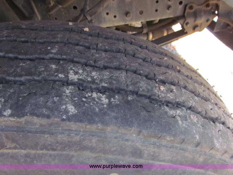 image for item D5312 1997 Ford F800 dump truck