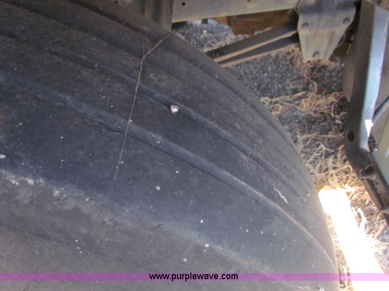 image for item D5312 1997 Ford F800 dump truck