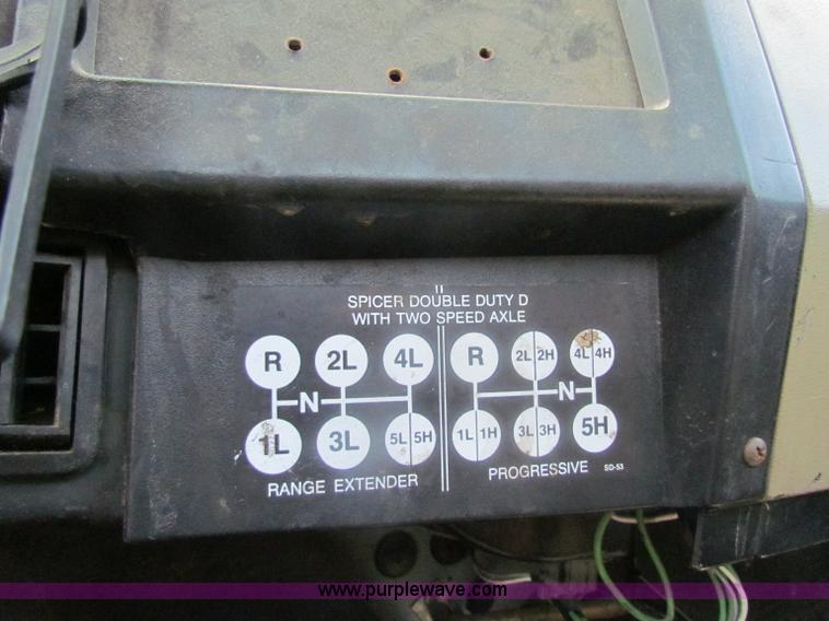 image for item D5318 1995 International 4700 bucket truck