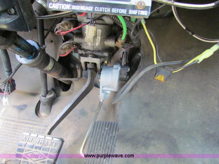 image for item D5318 1995 International 4700 bucket truck