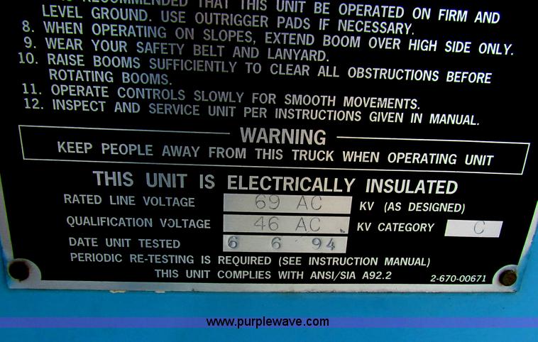 image for item D5318 1995 International 4700 bucket truck