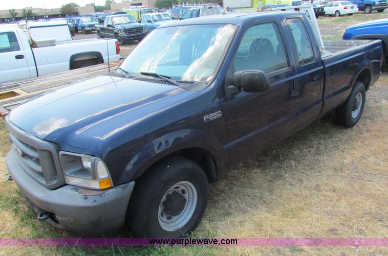 image for item D5320 2003 Ford F250 XL Super Duty SuperCab pickup truck