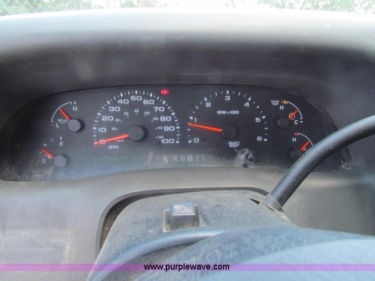 image for item D5320 2003 Ford F250 XL Super Duty SuperCab pickup truck