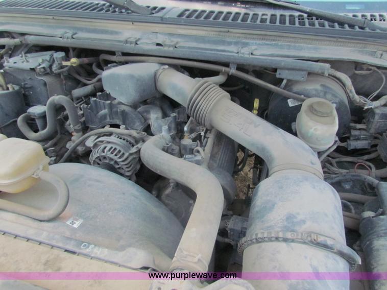 image for item D5320 2003 Ford F250 XL Super Duty SuperCab pickup truck