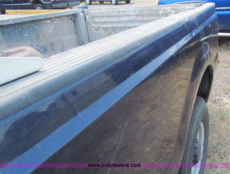 image for item D5320 2003 Ford F250 XL Super Duty SuperCab pickup truck