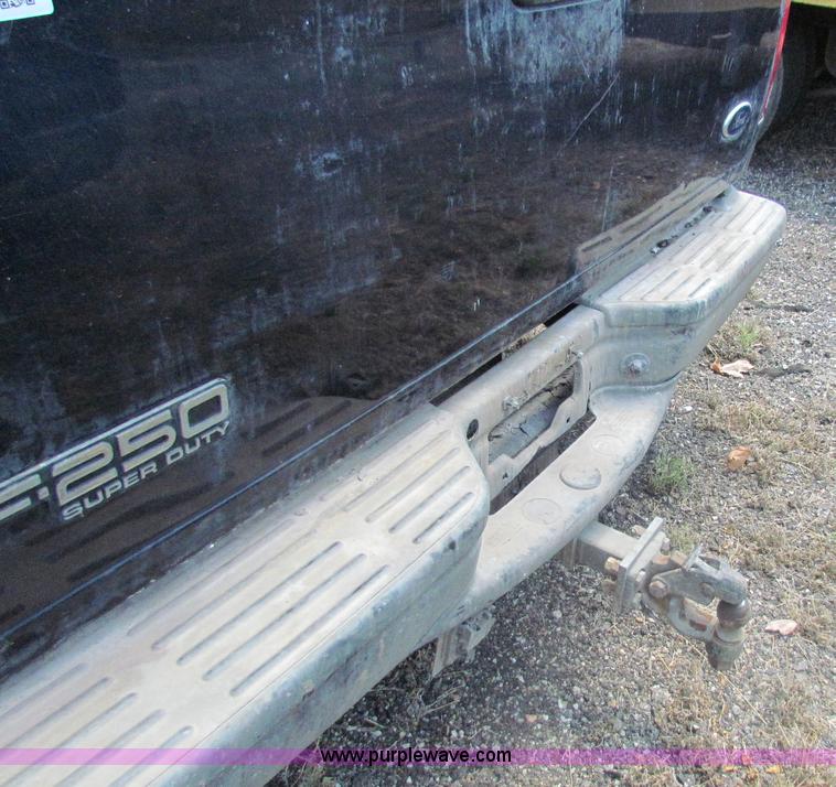 image for item D5320 2003 Ford F250 XL Super Duty SuperCab pickup truck