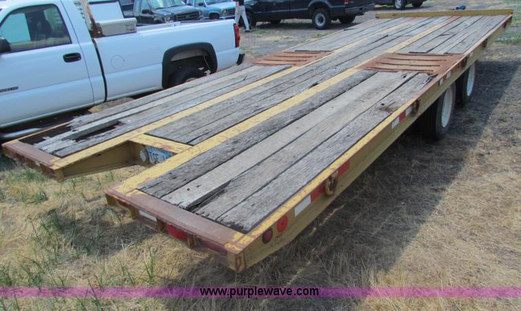 image for item D5321 1997 Dynaweld tandem axle trailer