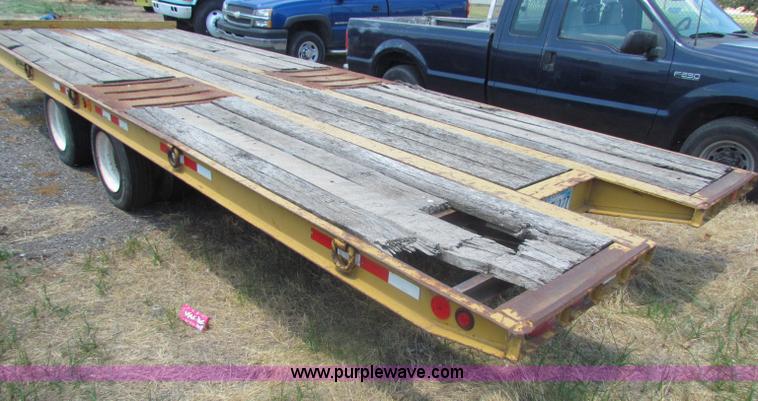 image for item D5321 1997 Dynaweld tandem axle trailer