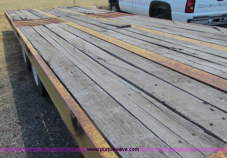 image for item D5321 1997 Dynaweld tandem axle trailer