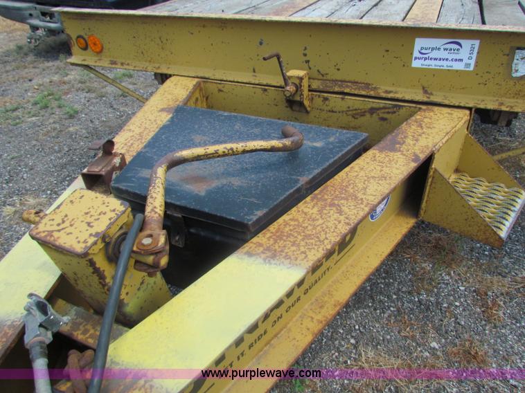 image for item D5321 1997 Dynaweld tandem axle trailer