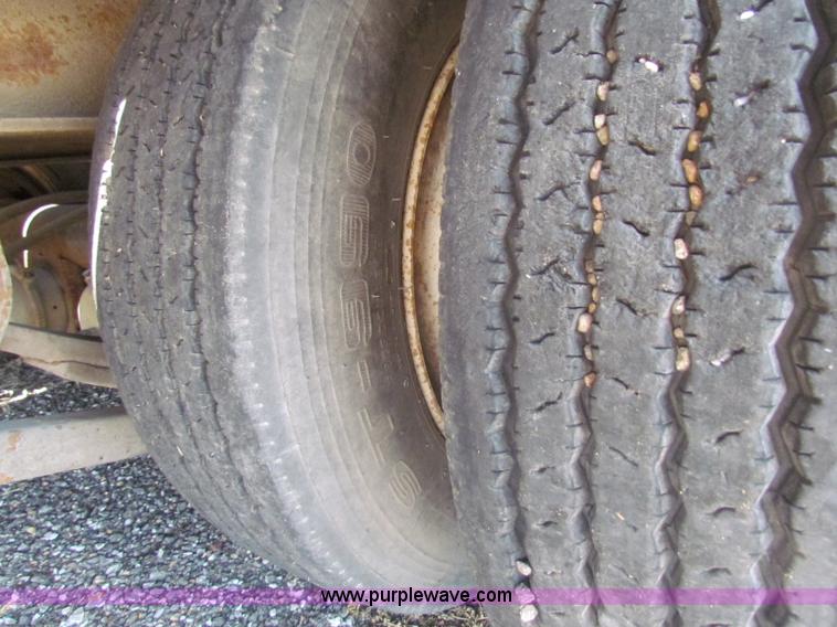 image for item D5321 1997 Dynaweld tandem axle trailer