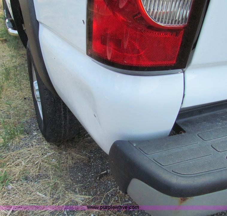 image for item D5322 2005 Chevrolet Silverado 2500 HD pickup truck