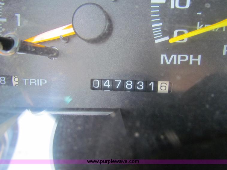 image for item D5323 2000 Chevrolet 2500 LS pickup truck