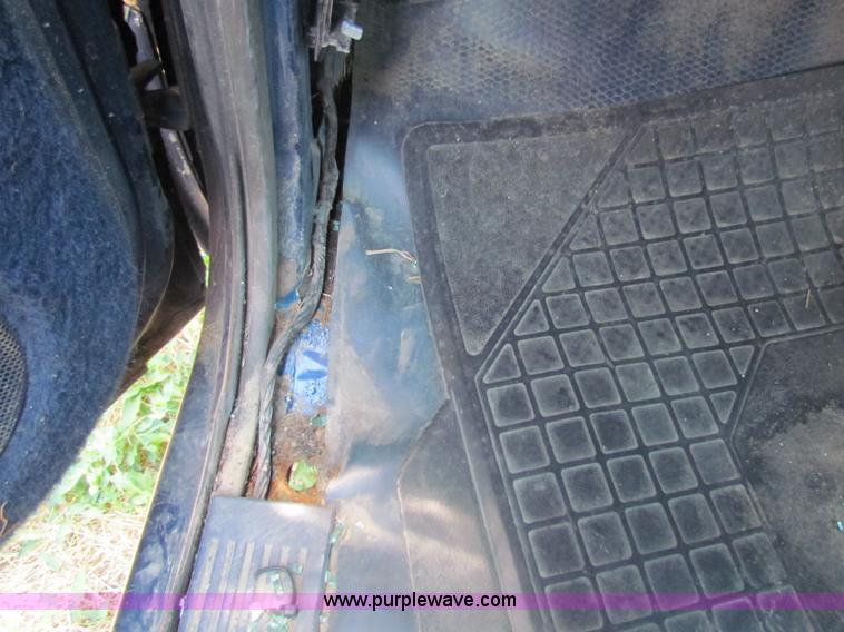 image for item D5323 2000 Chevrolet 2500 LS pickup truck