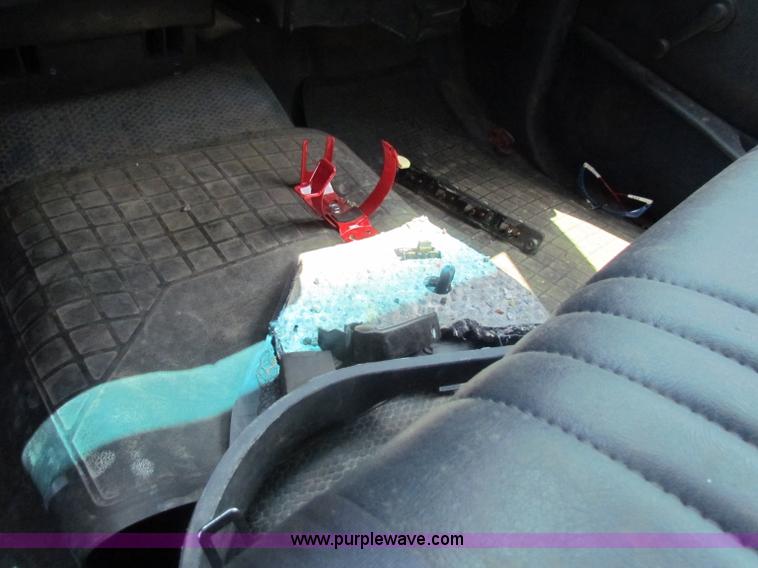 image for item D5323 2000 Chevrolet 2500 LS pickup truck