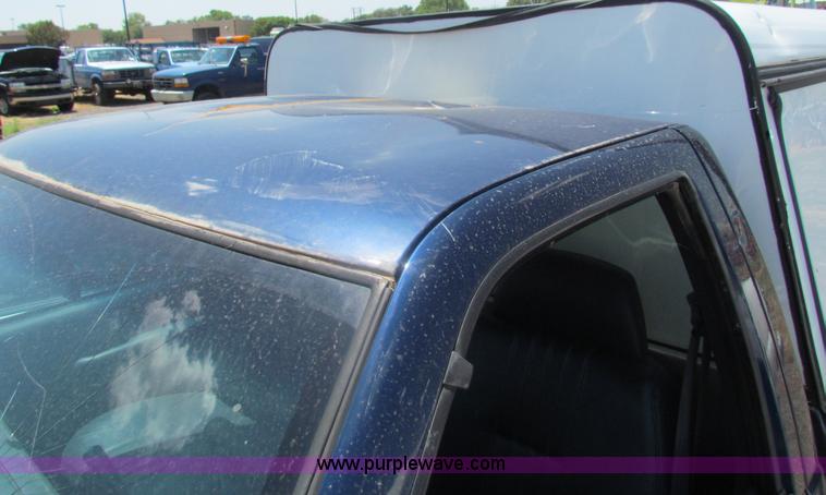 image for item D5323 2000 Chevrolet 2500 LS pickup truck