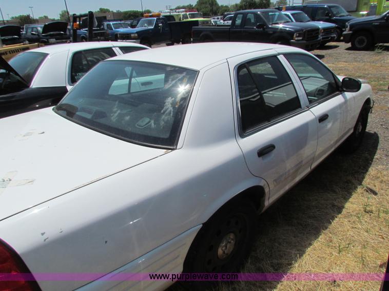 image for item D5324 2006 Ford Crown Victoria