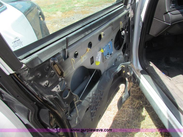 image for item D5324 2006 Ford Crown Victoria