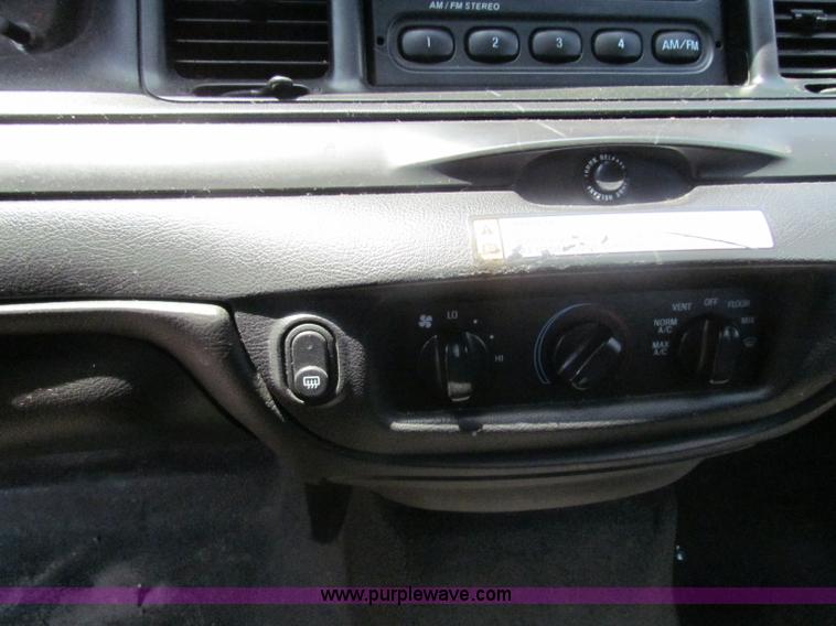 image for item D5324 2006 Ford Crown Victoria