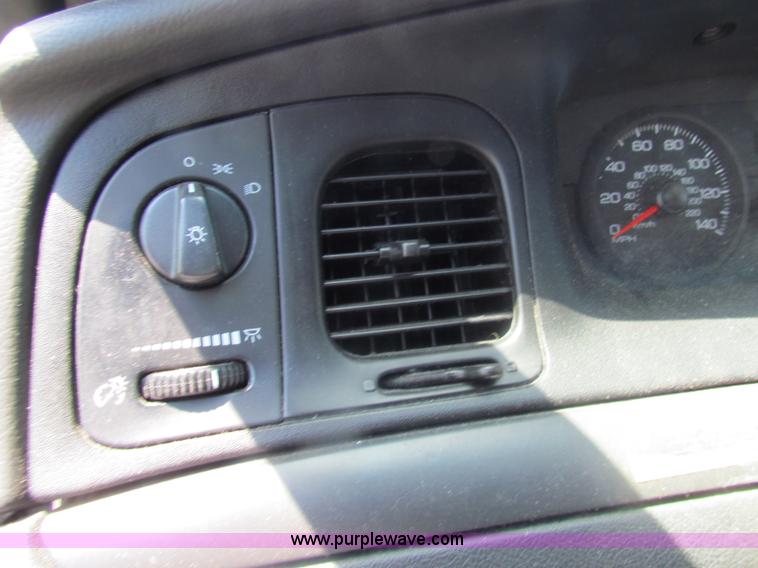 image for item D5324 2006 Ford Crown Victoria