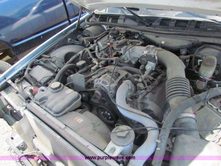 image for item D5324 2006 Ford Crown Victoria
