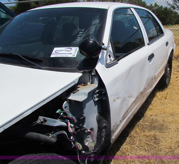 image for item D5324 2006 Ford Crown Victoria