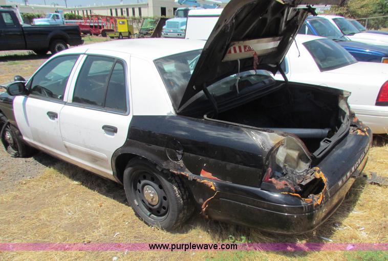 image for item D5325 2008 Ford Crown Victoria