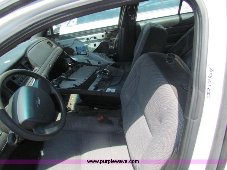 image for item D5325 2008 Ford Crown Victoria