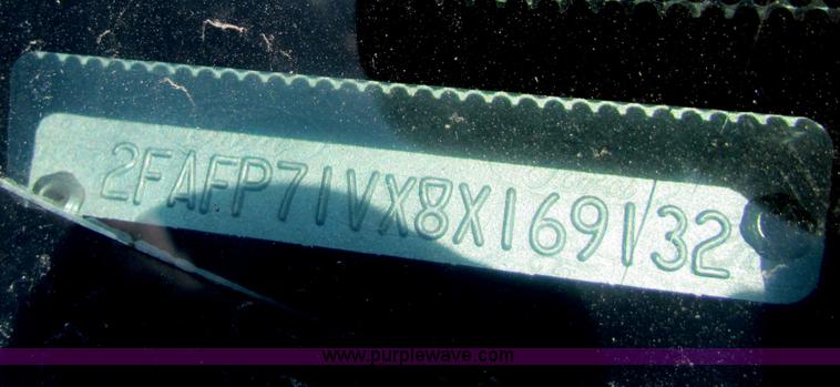 image for item D5325 2008 Ford Crown Victoria