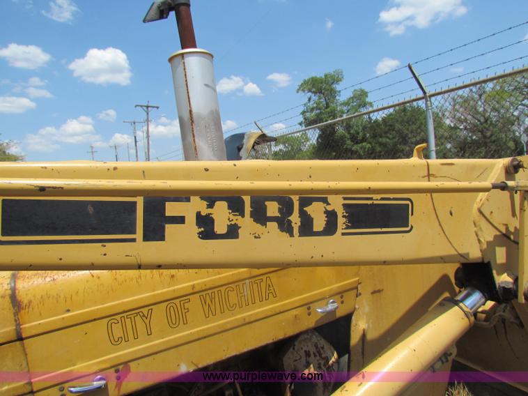 image for item D5326 Ford 445A tractor