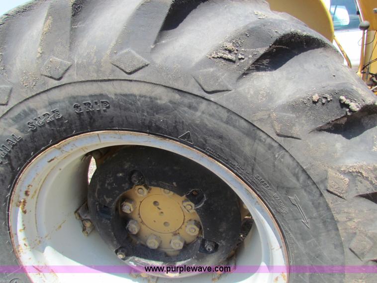 image for item D5326 Ford 445A tractor