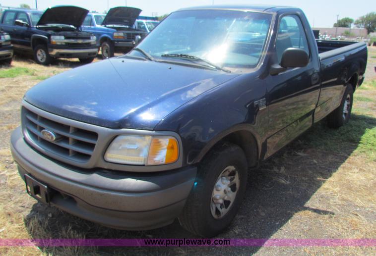 image for item D5327 2002 Ford F150 XL pickup truck